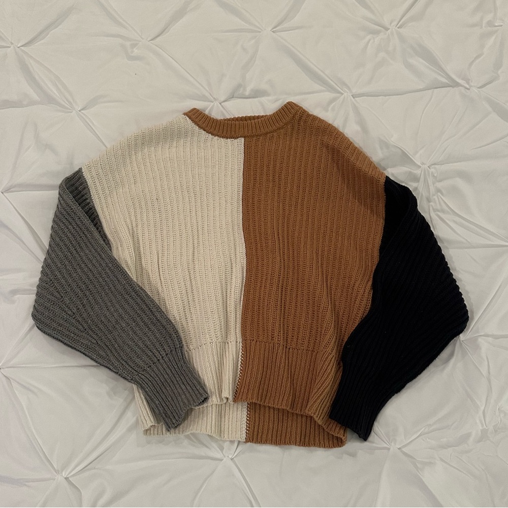 Women’s color block sweater- size small